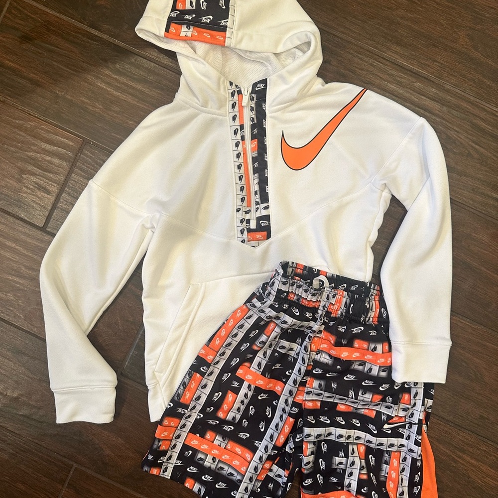 Gorgeous Nike Boys outfit hoodie shorts set
